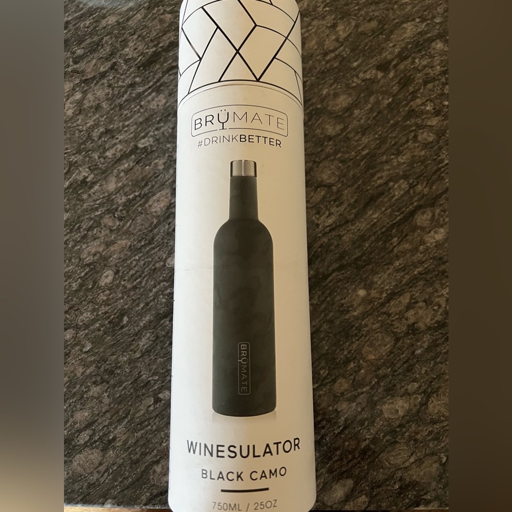 Brand New BrüMate black camo winesulator